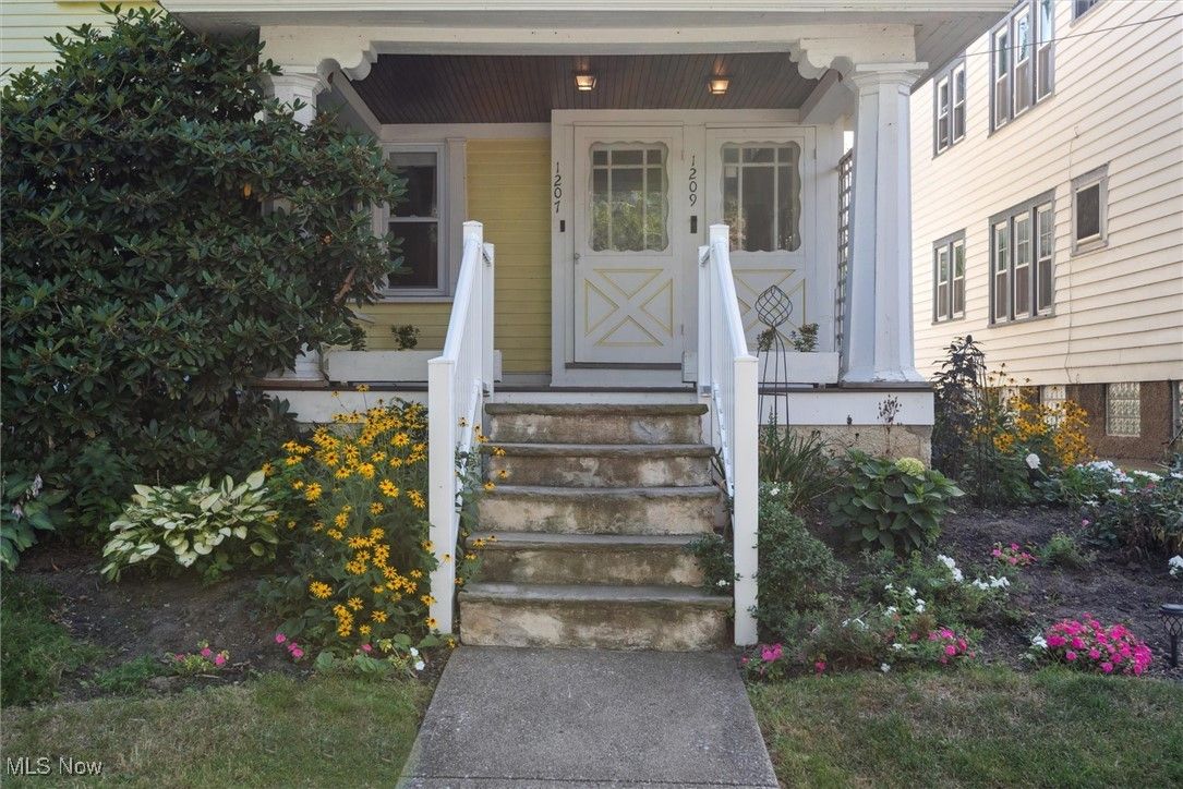 1207 Granger Ave - Photo 2